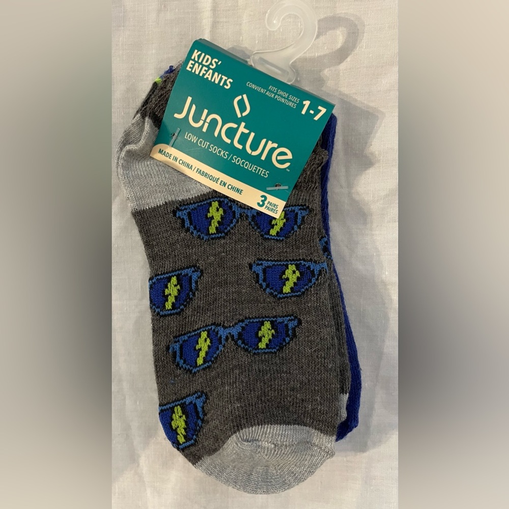 3 pair pack of Juncture Assorted ,Darker Color Socks Size:Boys 1-7 Shoe size